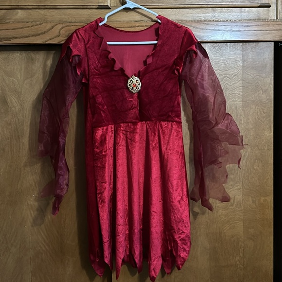 Halloween costume - Picture 2 of 5